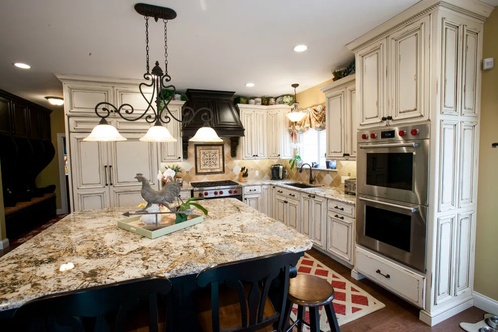 Dual Color Kitchen by Callier & Thompson Kitchens, Baths And Appliances - Photo 5
