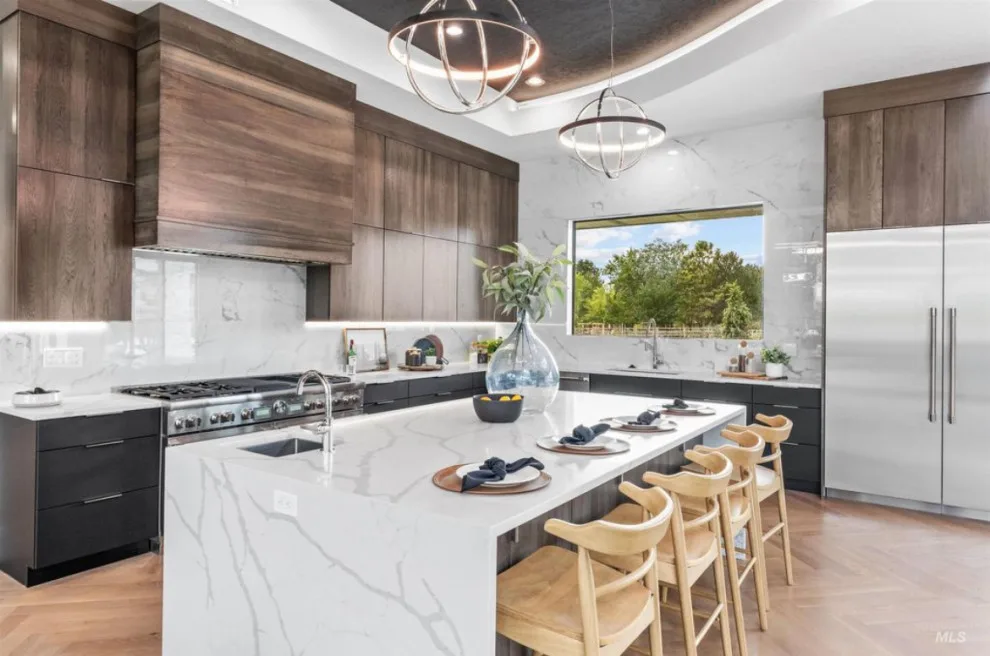 Supreme Glass Residence by Eleet Fine American Cabinetry - Photo 3
