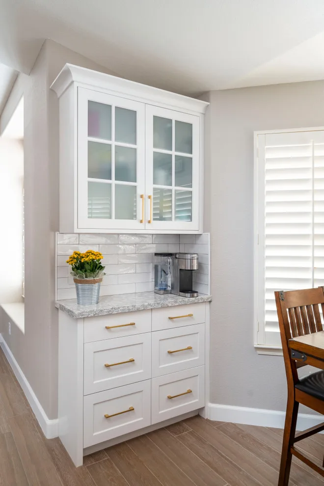 Radiant and Stylish Makeover for this Palmdale Kitchen by Lenton Company, Inc. - Photo 4