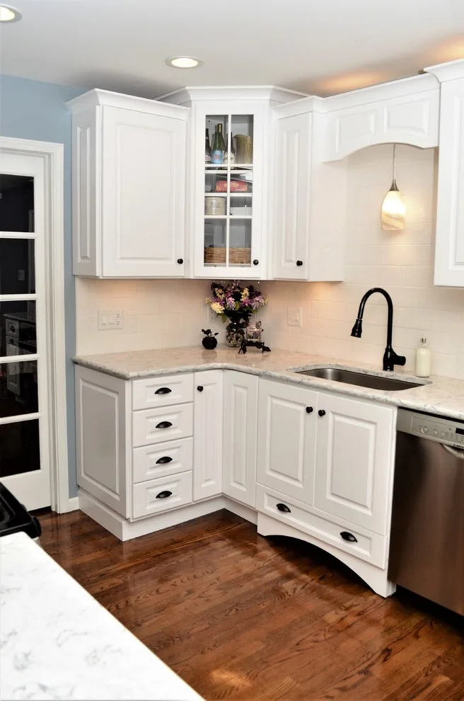 Maple White, Elegant and Timeless Kitchen. Haas Signature Line by Haas Cabinets - Photo 2