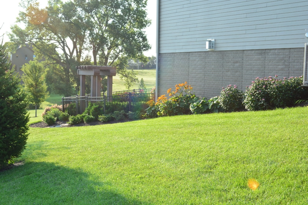 Breaking Ground - Photo 3