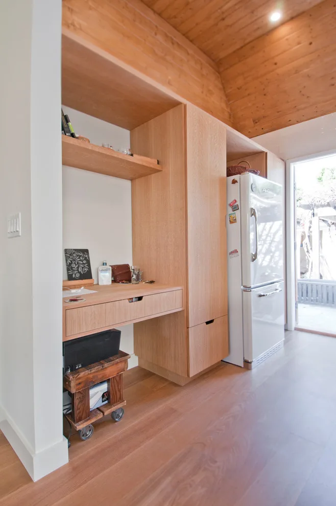 Venice Beach - Coastal Atmosphere by Concept Renovations, Inc. - Photo 17