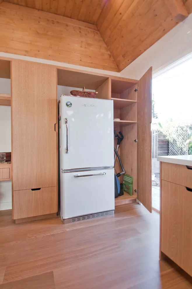 Venice Beach - Coastal Atmosphere by Concept Renovations, Inc. - Photo 52