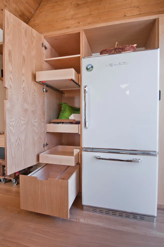 Venice Beach - Coastal Atmosphere by Concept Renovations, Inc. - Photo 25