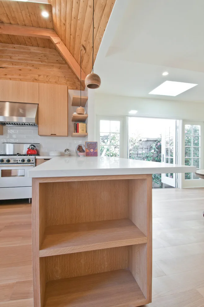 Venice Beach - Coastal Atmosphere by Concept Renovations, Inc. - Photo 4