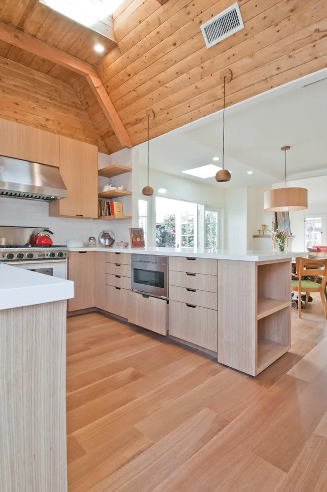 Venice Beach - Coastal Atmosphere by Concept Renovations, Inc. - Photo 9