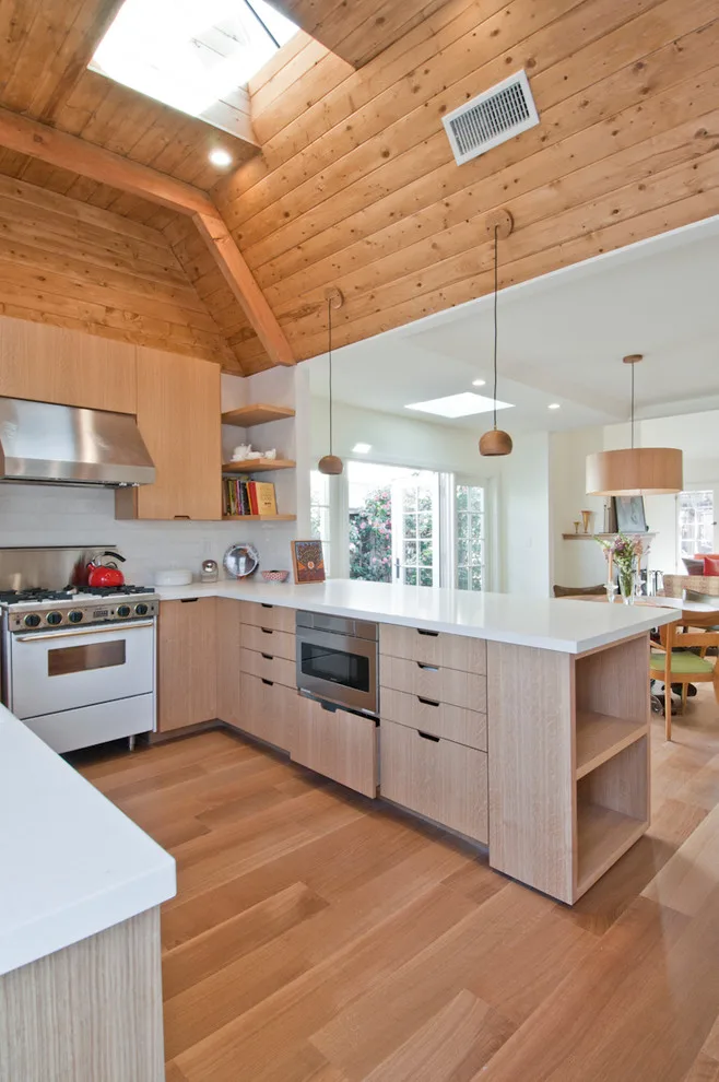 Venice Beach - Coastal Atmosphere by Concept Renovations, Inc. - Photo 15