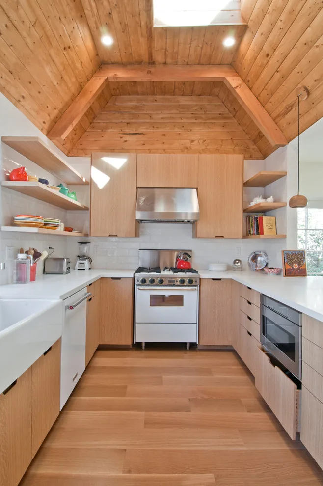 Venice Beach - Coastal Atmosphere by Concept Renovations, Inc. - Photo 8