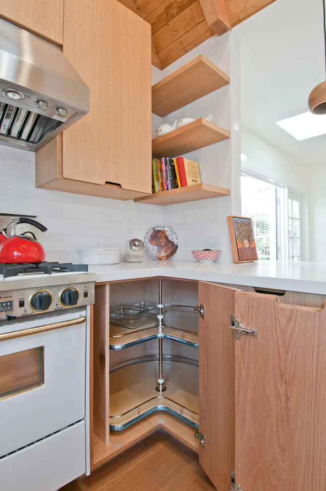 Venice Beach - Coastal Atmosphere by Concept Renovations, Inc. - Photo 26