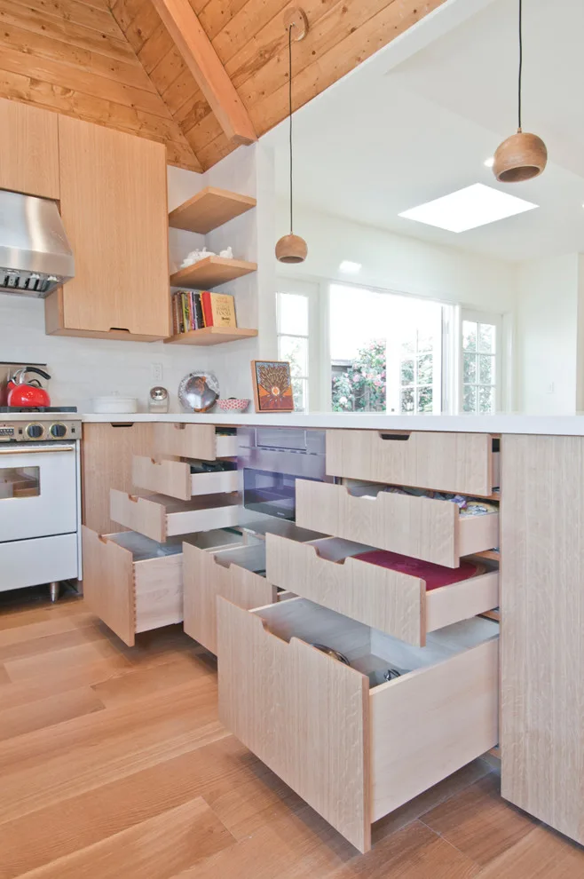Venice Beach - Coastal Atmosphere by Concept Renovations, Inc. - Photo 21