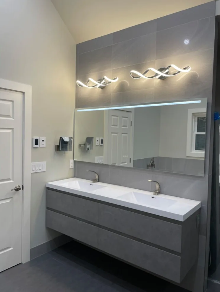 Ultra-Modern Master Bathroom by Custom Professional Remodeling, Inc - Photo 4