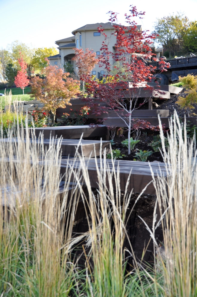 Modern Hillside Entry and Sculpture Garden by Breaking Ground - Photo 18
