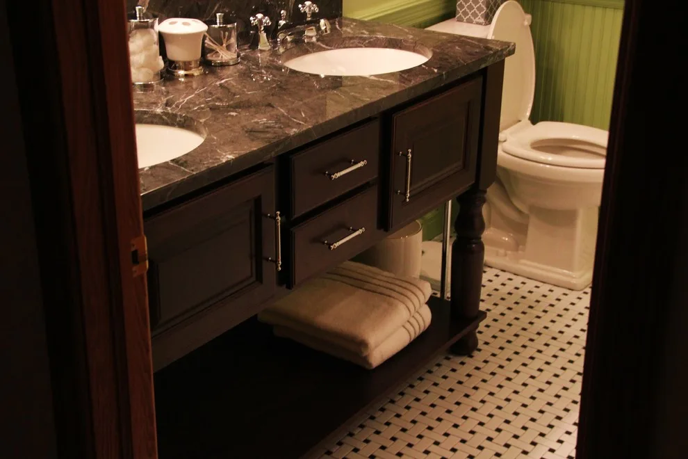 Retro Restroom by Ralph David Builder - Photo 2