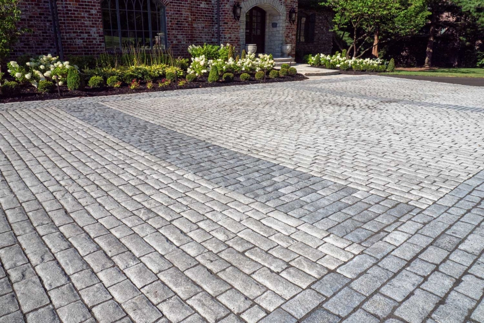 French Formal Estate by Elevate Outdoor - Photo 6