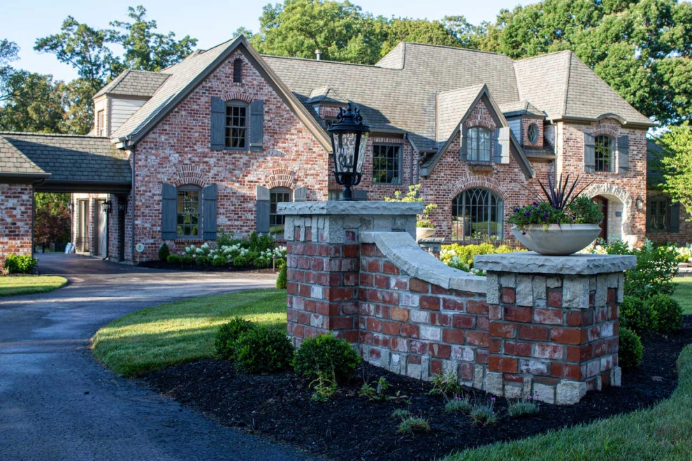 French Formal Estate by Elevate Outdoor - Photo 3