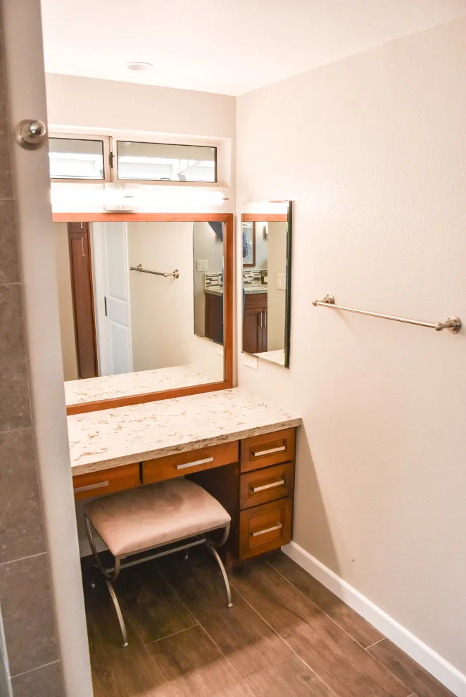 Cozy Bathroom with Spacious Vanity by Kaminskiy Design And Remodeling - Photo 3