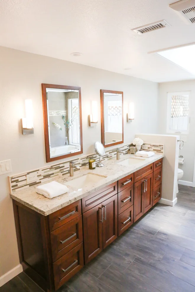 Cozy Bathroom with Spacious Vanity by Kaminskiy Design And Remodeling - Photo 6
