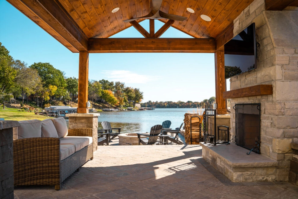 Lakeside Luxury by Elevate Outdoor - Photo 4
