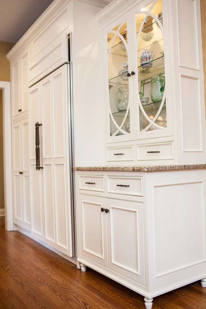 Classic Diverse Kitchen by Robinwood Kitchens - Photo 2