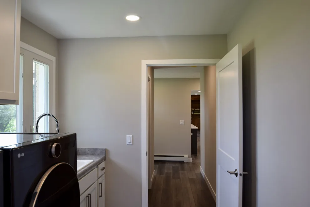 Refresh & Renew: Laundry Space Renovation by Edge Construction - Photo 3