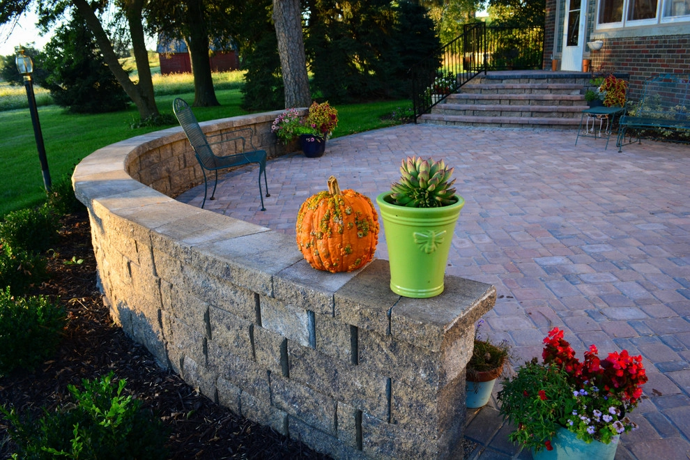 Rural Ranch Patio and Entertainment Space by Breaking Ground - Photo 3