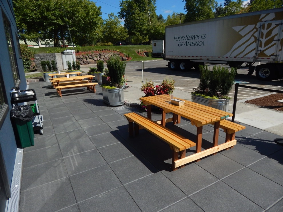 Tipsy Cow Burger Bar by Elite Horticulture Services - Photo 3