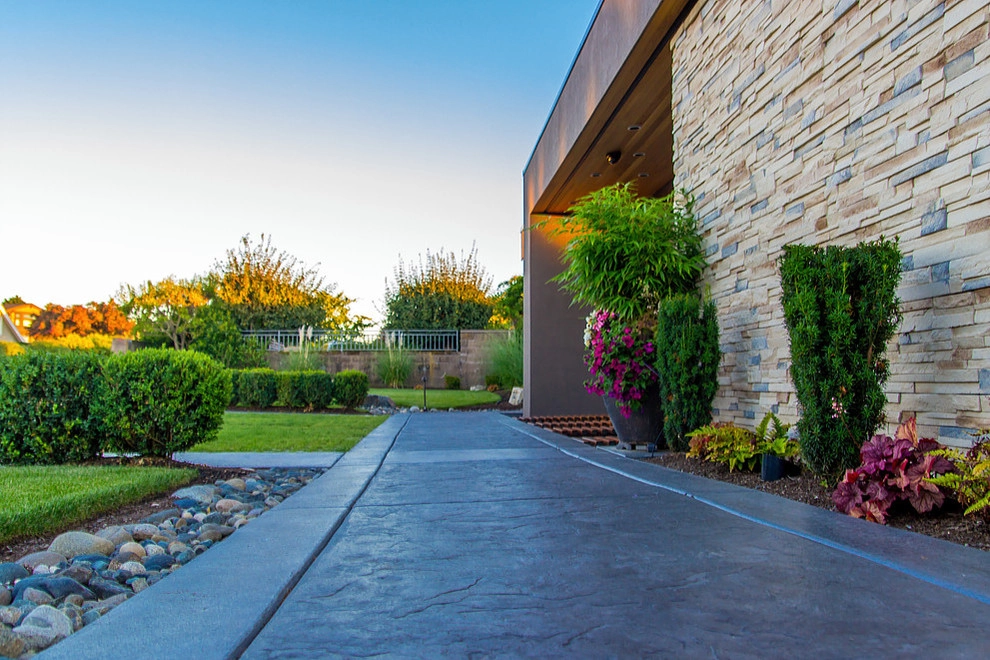 Shoreline Custom Home by Elite Horticulture Services - Photo 4