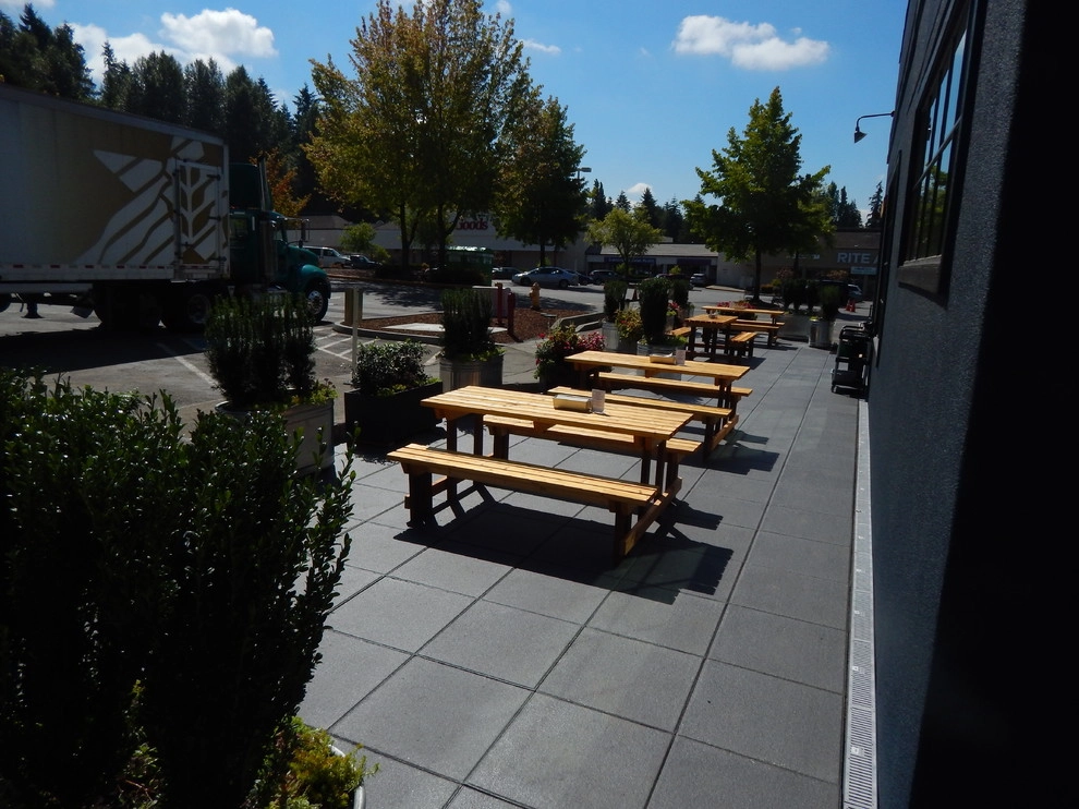 Tipsy Cow Burger Bar by Elite Horticulture Services - Photo 2