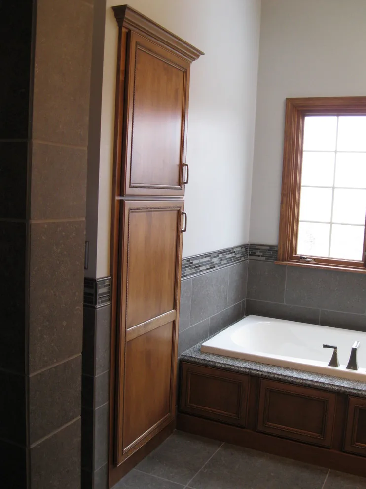 Mishawaka Main Bathroom Remodel by Kitchens Etc Inc. - Photo 5