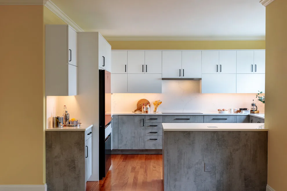 Contemporary and Luminous Kitchen in West Seattle by Potter Construction Inc - Photo 5
