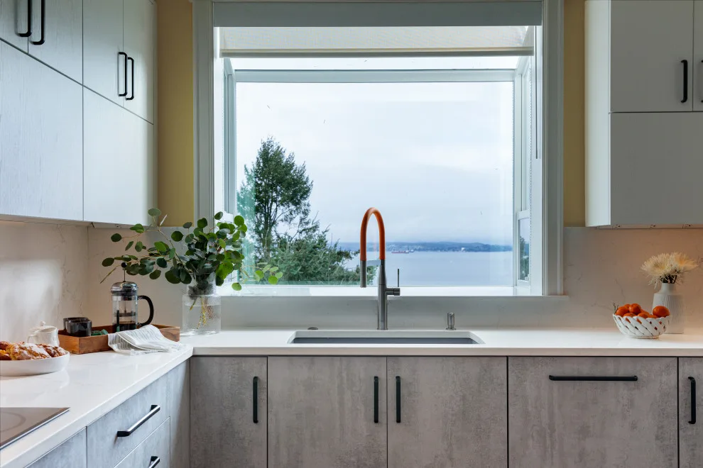 Contemporary and Luminous Kitchen in West Seattle by Potter Construction Inc - Photo 4