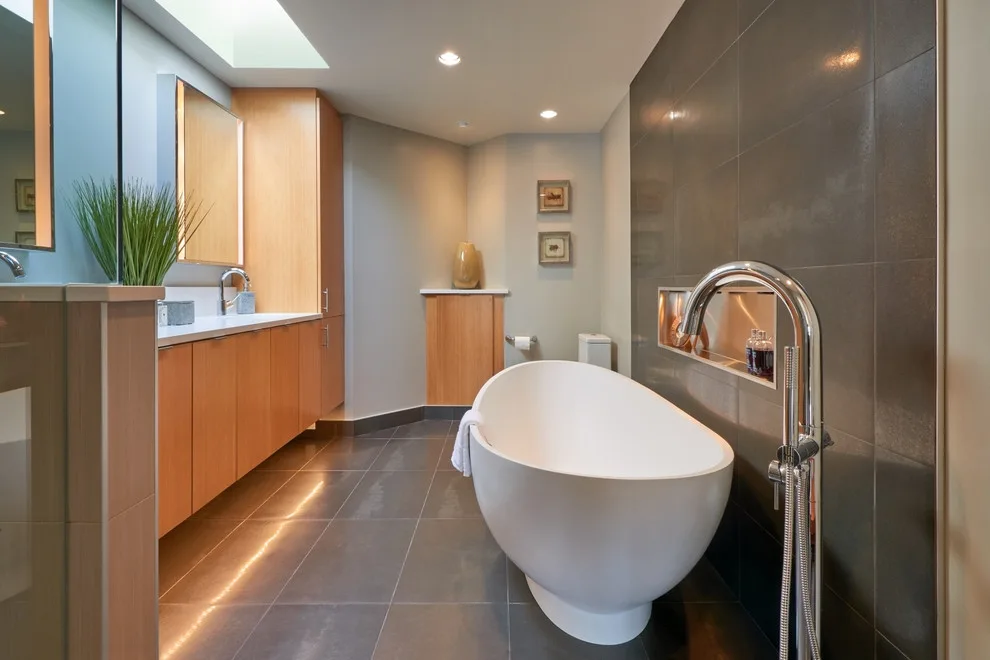 Modern Master Suite in West Seattle by Potter Construction Inc - Photo 2