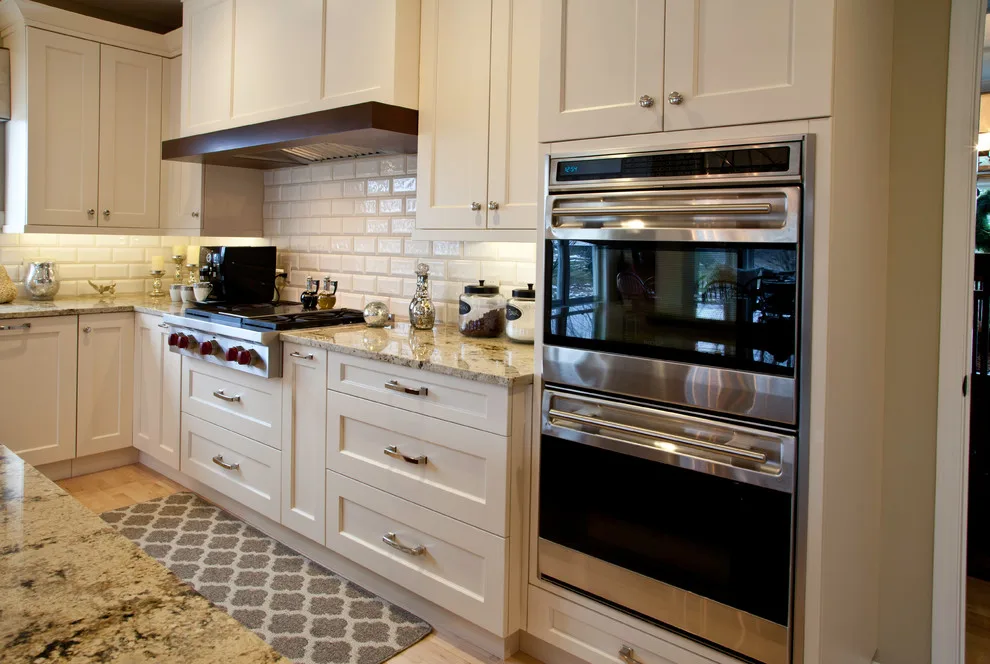 Sophisticated White Classic Kitchen by Dream House Dream Kitchens - Photo 2