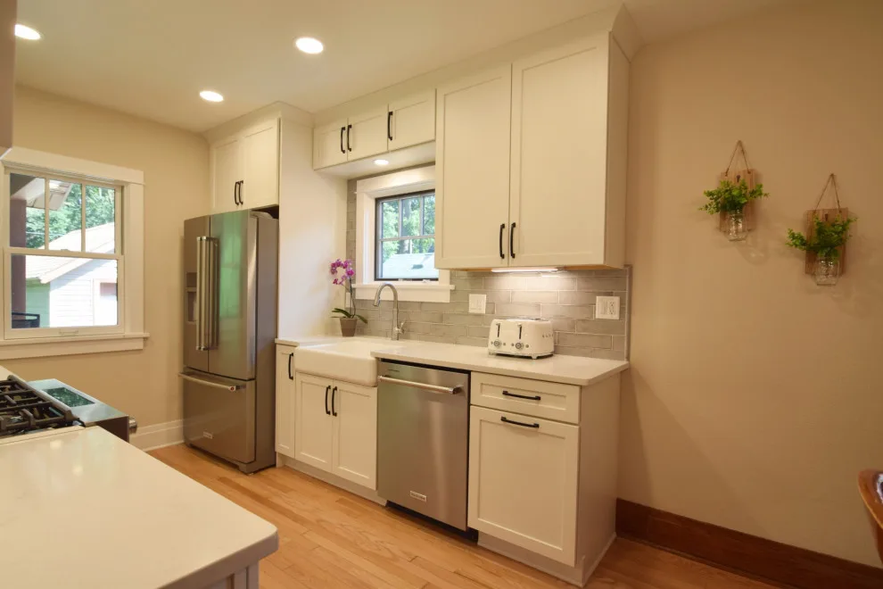 White Gourmet Kitchen by Edge Construction - Photo 8