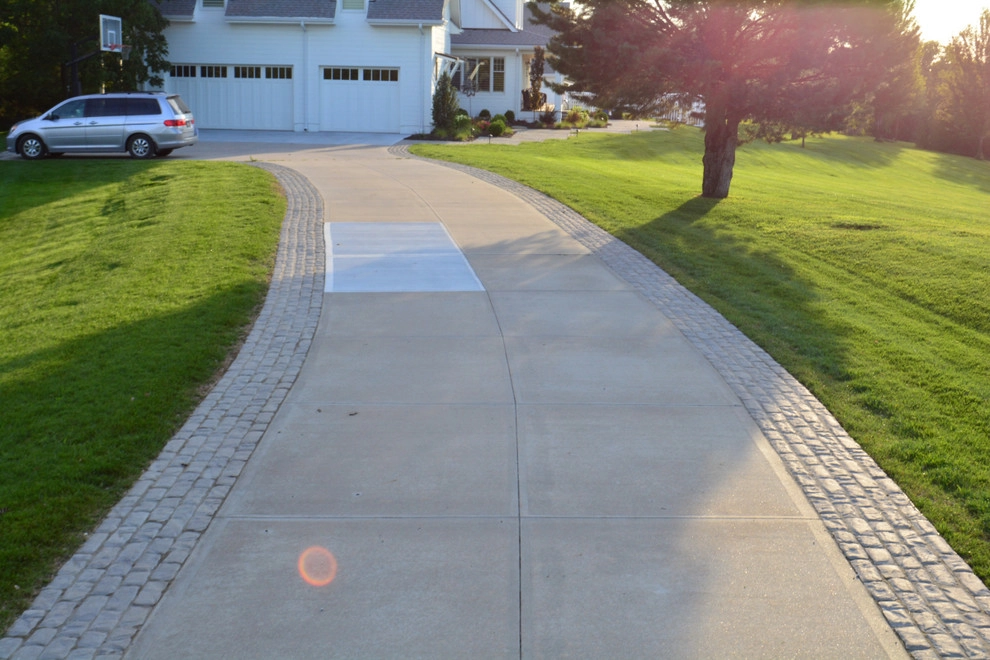 Bluestone Paver Entry by Breaking Ground - Photo 5