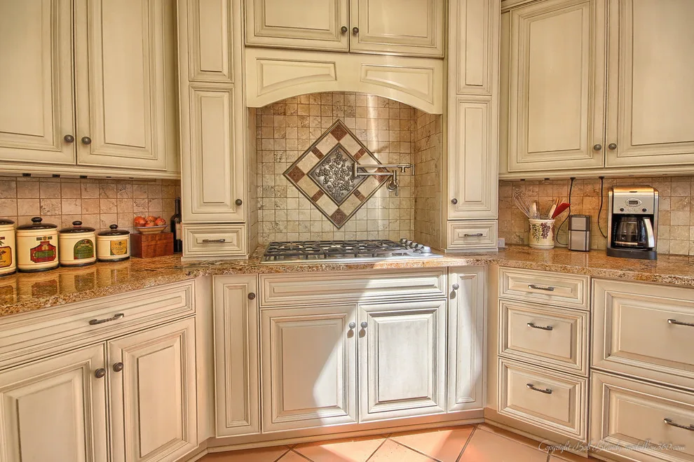 WHITTENBURG AVENUE by Custom Design Construction & Interiors Inc. - Photo 2
