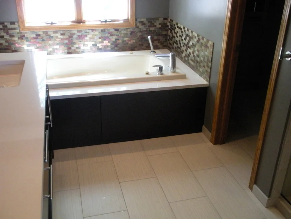 Modern Wichita Bathroom by Persona Kitchen & Bath Solutions, LLC - Photo 6