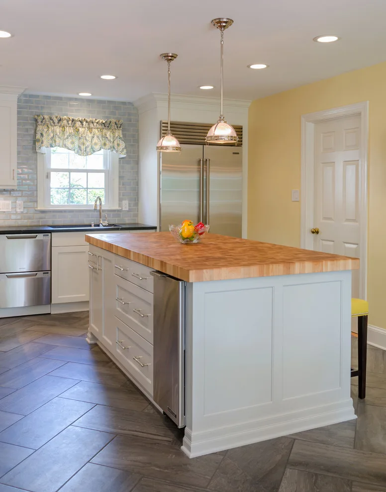 Timber Texture Isle by DesignLine Home Transformations - Photo 10
