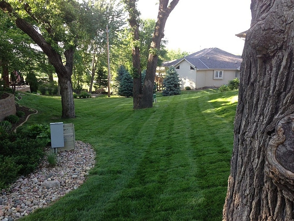 Residential Lawn & Landscaping Projects by Executive Lawn & Landscaping, LLC. - Photo 17