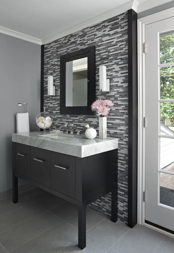 Xstyles Bath and Beyond: Island Home Renovation by E.W. Kitchens - Photo 5