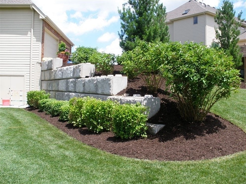 Residential Lawn & Landscaping Projects by Executive Lawn & Landscaping, LLC. - Photo 13