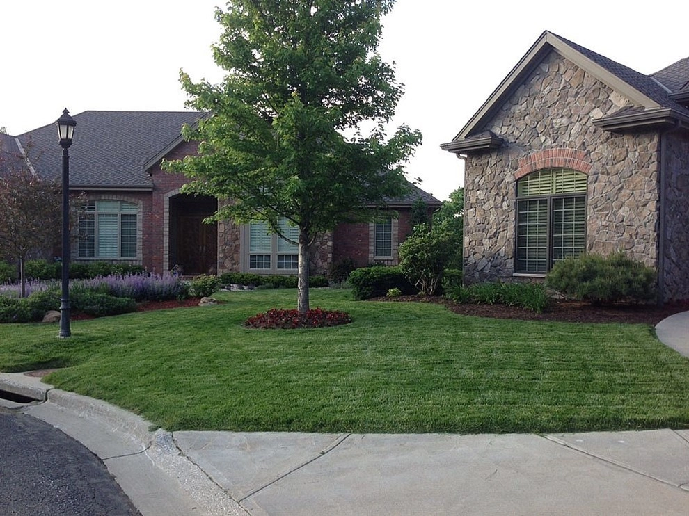 Residential Lawn & Landscaping Projects by Executive Lawn & Landscaping, LLC. - Photo 6
