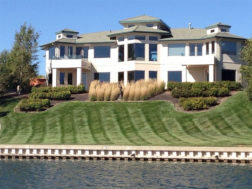 Executive Lawn & Landscaping, LLC. - Photo 10