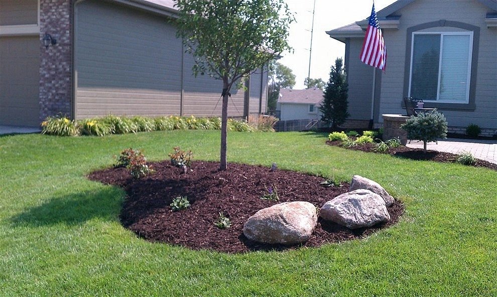 Residential Lawn & Landscaping Projects by Executive Lawn & Landscaping, LLC. - Photo 16