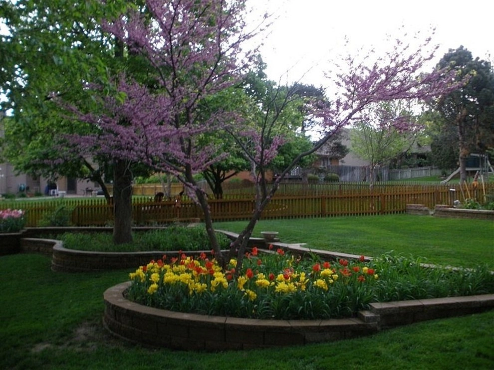Residential Lawn & Landscaping Projects by Executive Lawn & Landscaping, LLC. - Photo 14