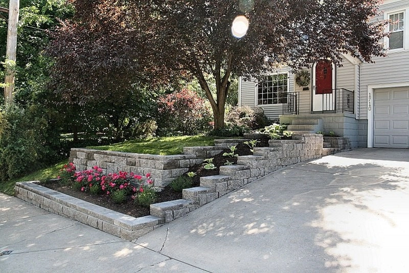 Retaining Walls by Executive Lawn & Landscaping, LLC. - Photo 4