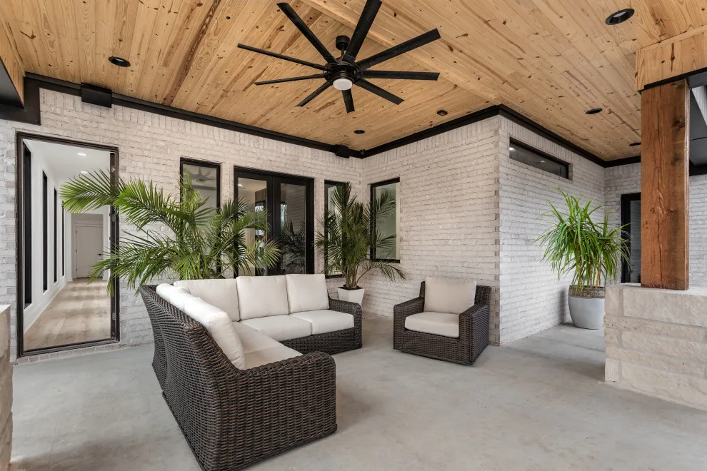 KellCo Bespoke Luxury Residences by KellCo Custom Homes Inc. - Photo 2