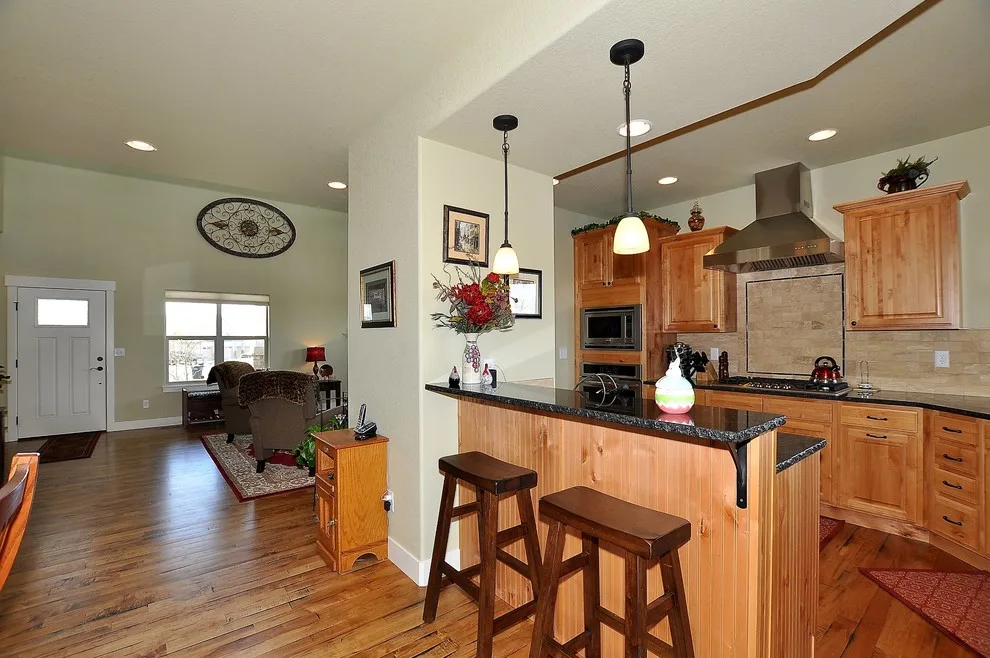 RealDeal LLC - Photo 3