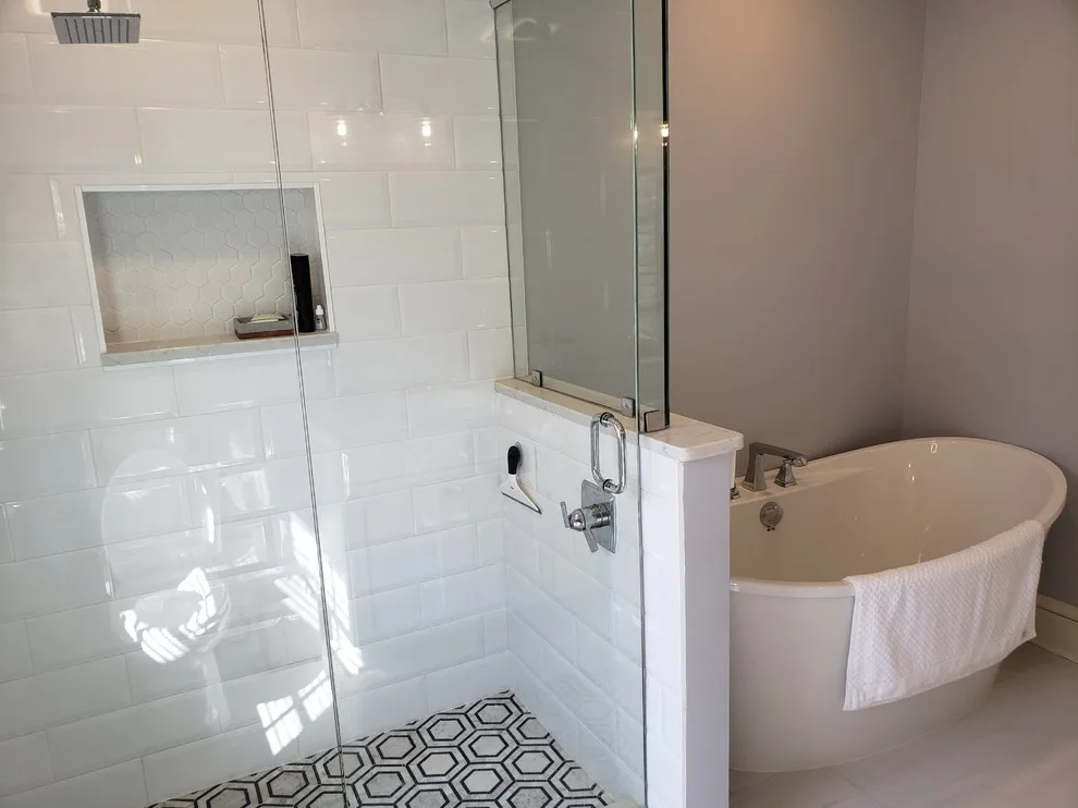 Stylish Kitchen, Bathroom & Bedroom by Miller Construction Group, LLC - Photo 14