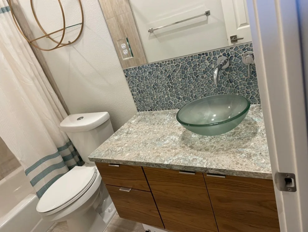 Culinary and Sanitary Spaces by Lifestyle Designs And Remodeling - Photo 2